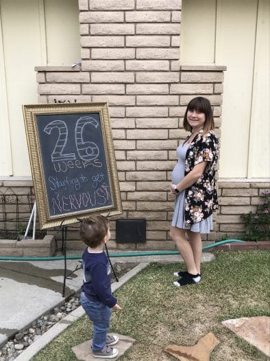 26 weeks pregnancy picture with mom and toddler 