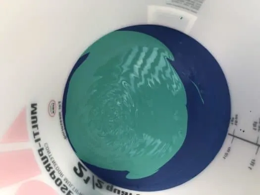 Mixing paint in container