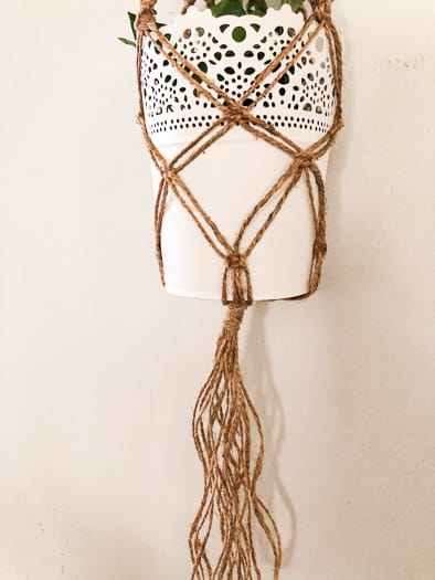 Macrame plant hanger with twist rope 